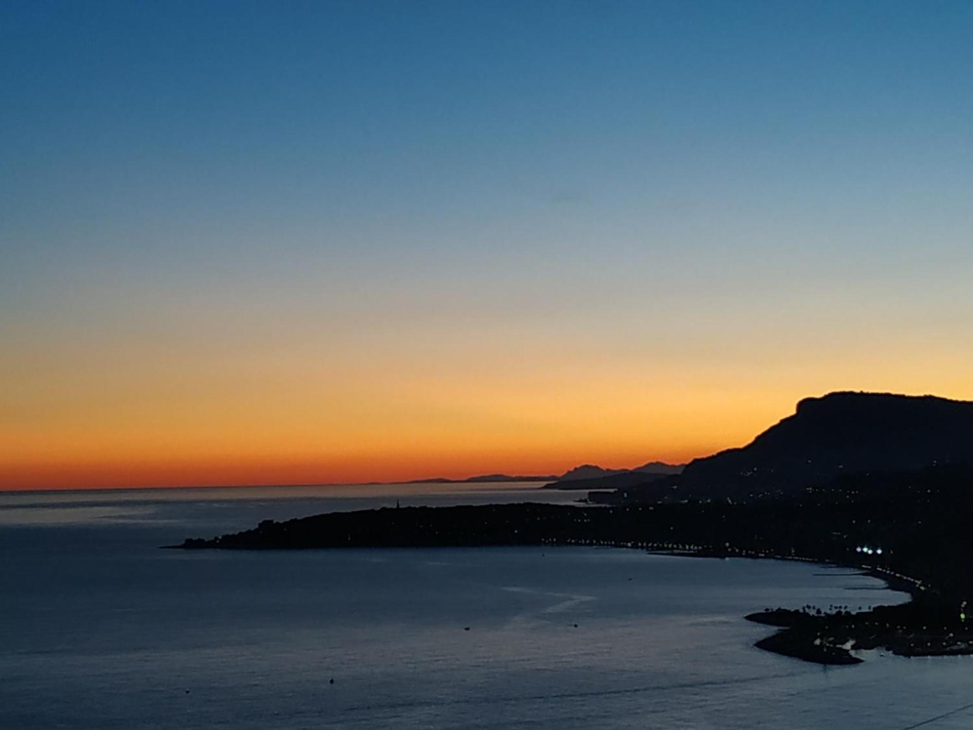 Total Sea View Grimaldi Apartment